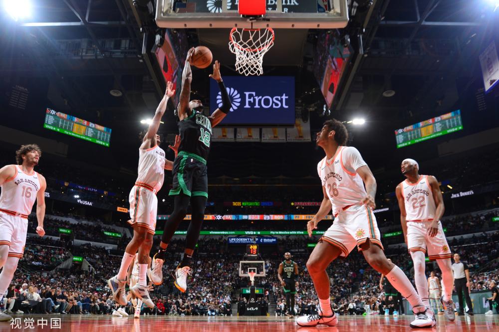 拜仁官方为诺伊尔庆祝三十九岁生日:生日快乐,Manu🎈.